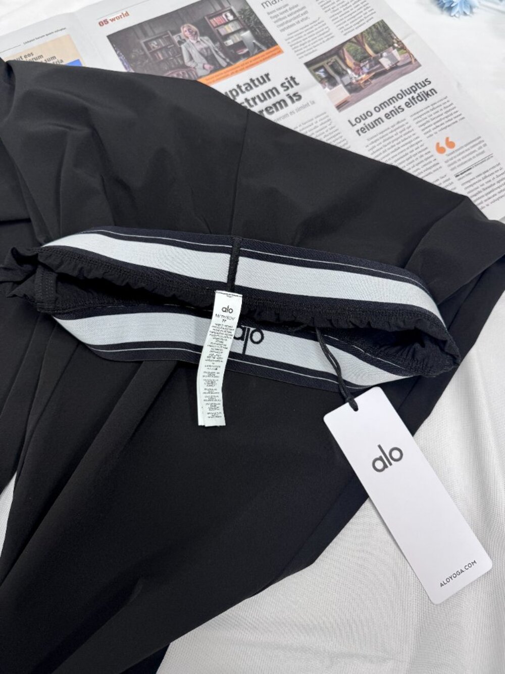 NWT🖤ALO Yoga Suit Up Black Pants🧘‍♀️（Regular）Leg-Lengthening Work/Casual - Picture 3 of 8